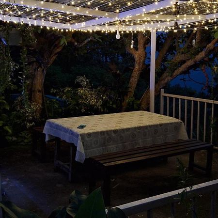 Aaravi Garden Homestay กาลิมปง ภายนอก รูปภาพ